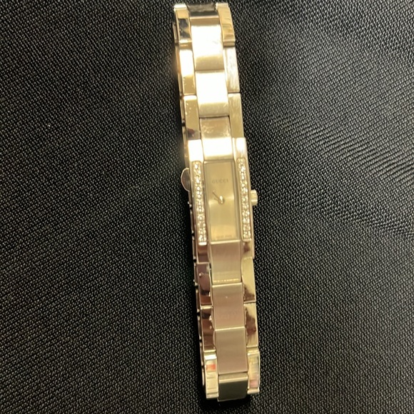 Gucci Diamond Watch Stainless Steel 4600L EUC w boxes & papers extra links - Picture 5 of 14